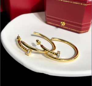 Anting-anting Cartier