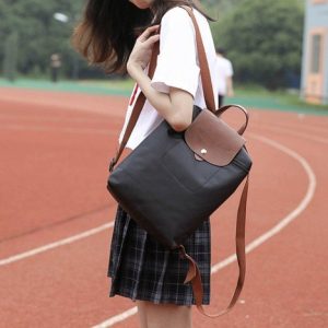 Mochila para uma estudante do ensino médio