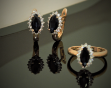 Earrings with sapphires